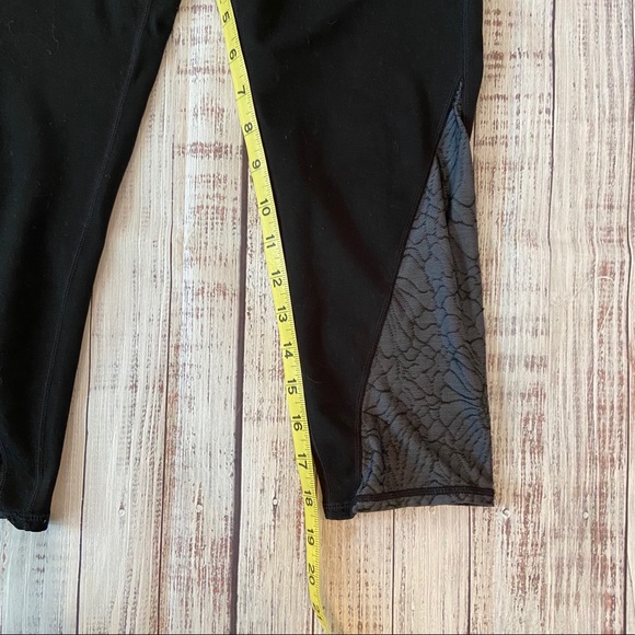 Fabletics Gray Prisha Jacquard Midi Top & Capri. - Picture 6 of 15